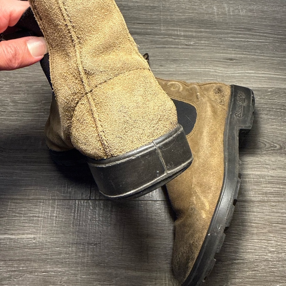 Blundstone Brown Leather Chelsea Boots - Picture 4 of 9